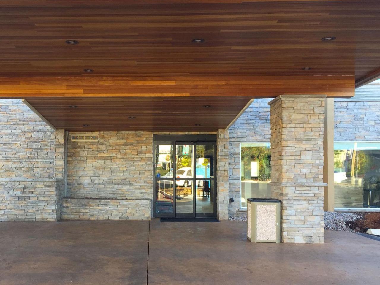 Comfort Inn & Suites Tigard Near Washington Square Exterior foto