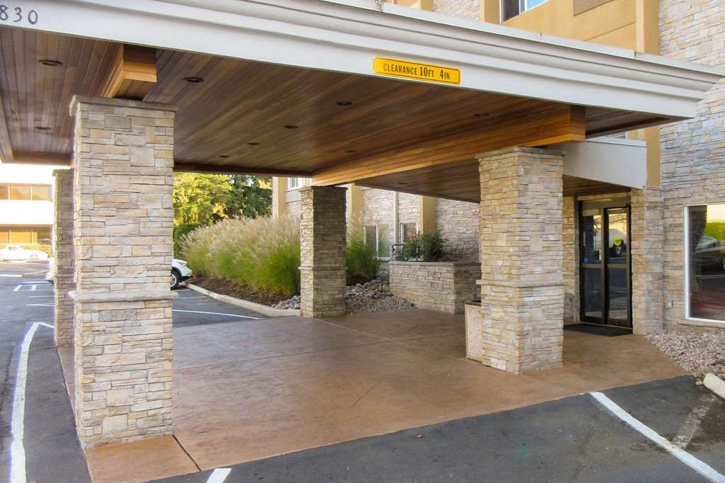 Comfort Inn & Suites Tigard Near Washington Square Exterior foto