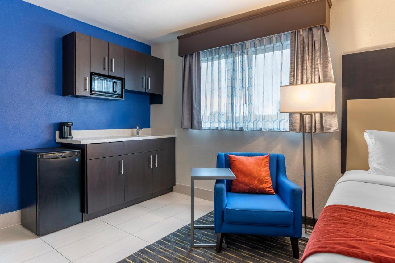 Comfort Inn & Suites Tigard Near Washington Square Exterior foto